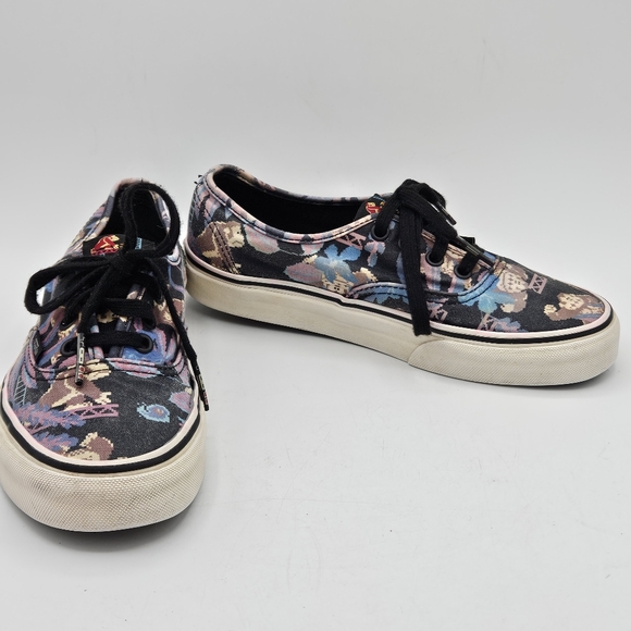 Rare Vans + Donkey Kong Nintendo collaboration shoes size 7- hard to find - Picture 14 of 16